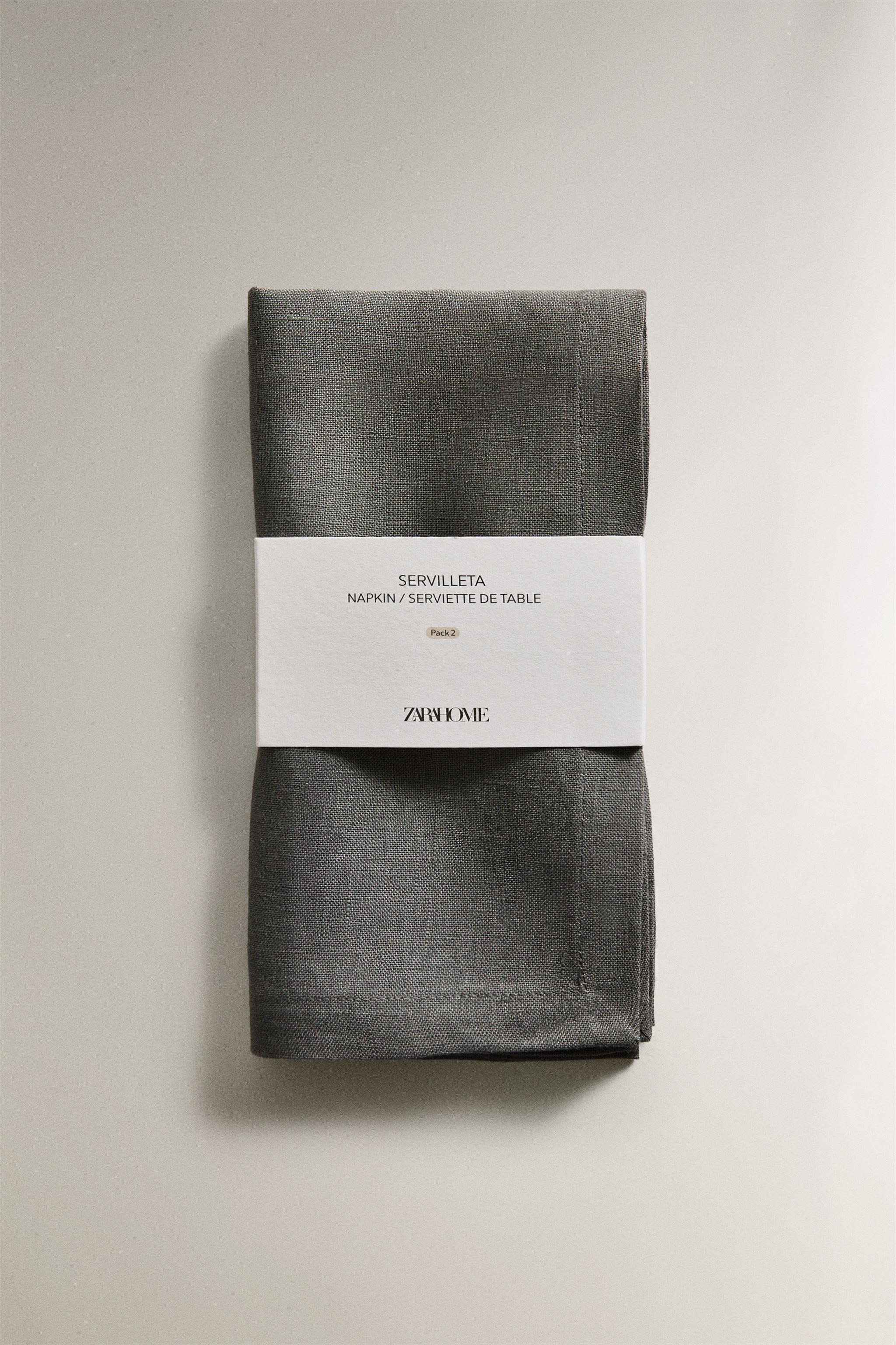 SET OF PLAIN-COLORED LINEN NAPKINS